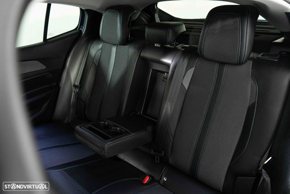 Peugeot 408 1.2 Hybrid Allure e-DCS6 - 11