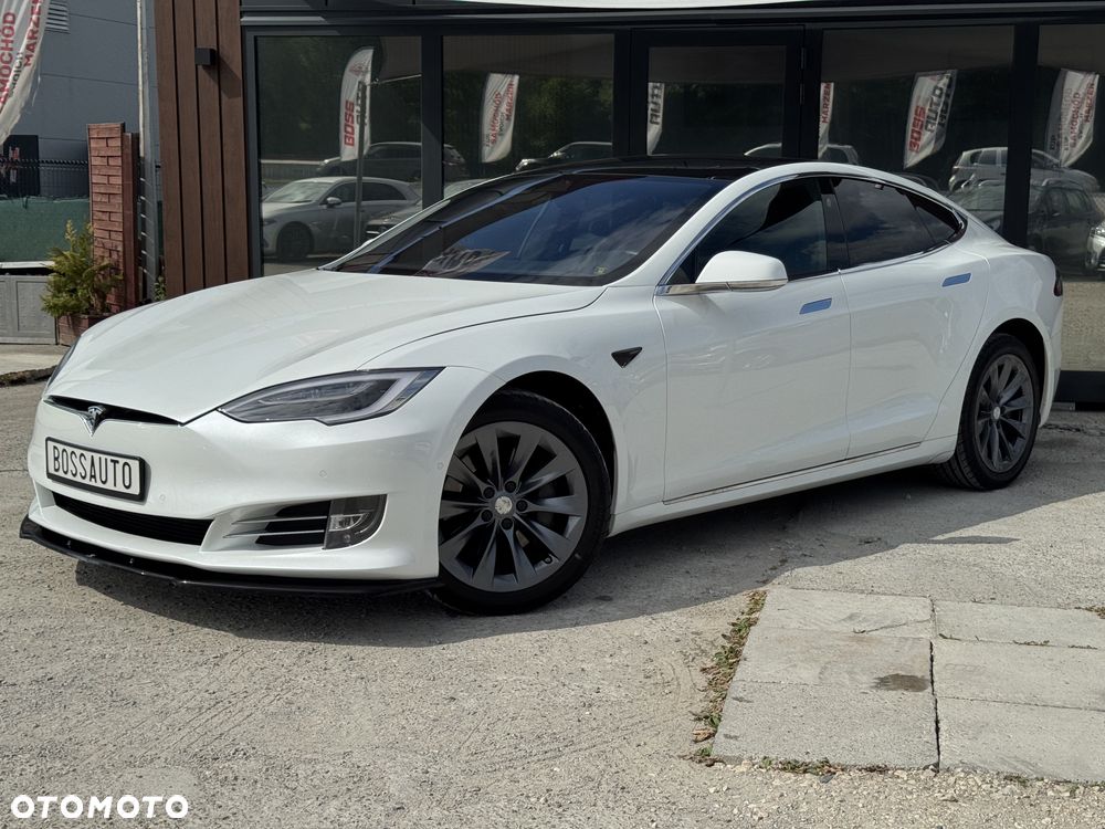 Tesla Model S - 12
