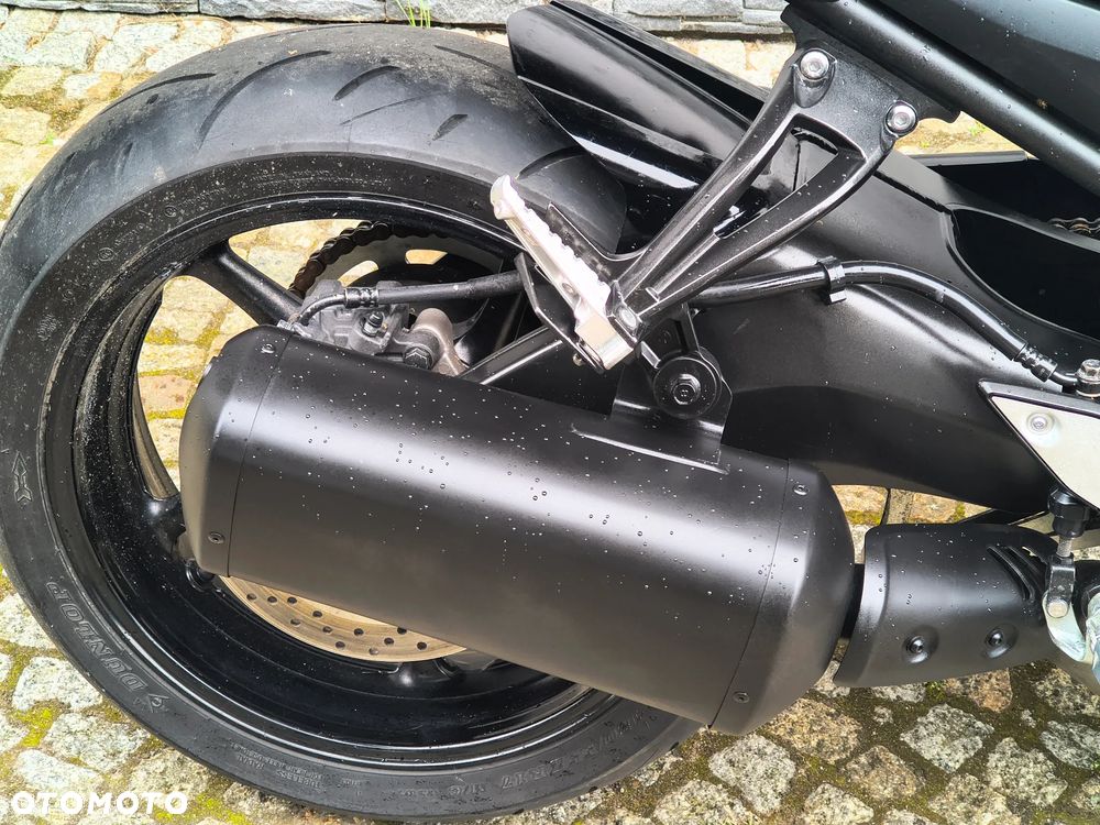 Yamaha FZ8 - 7