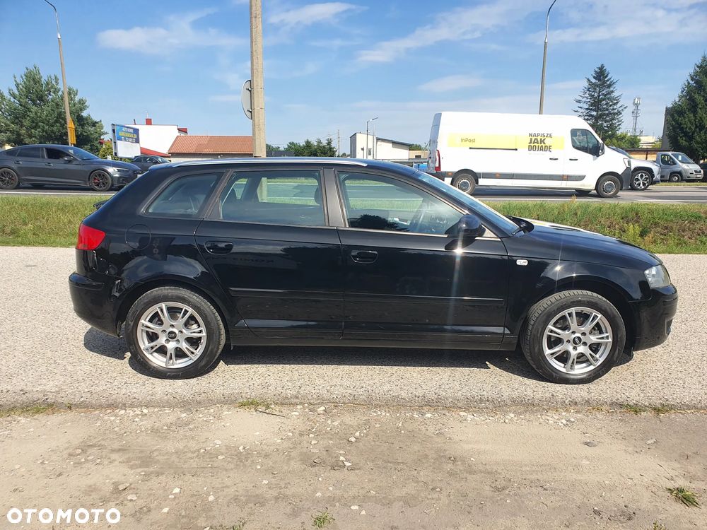 Audi A3 Sportback 1.6 S line Sportpaket plus - 4