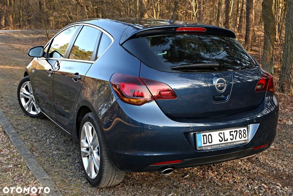 Opel Astra 1.6 Turbo - 13