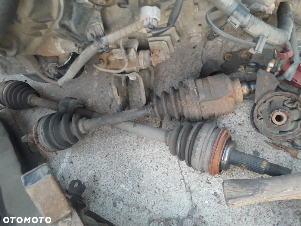 Półosie Toyota Corolla E11 1.4 VVTI 99-02r. - 1