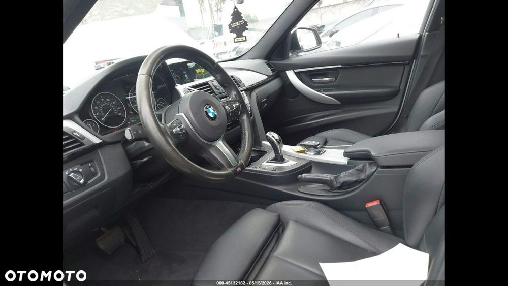BMW Seria 3 330i M Sport - 10