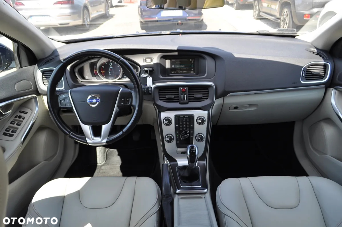 Volvo V40 T3 Ocean Race - 17