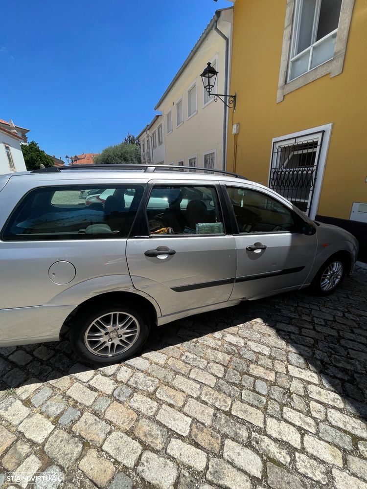 Ford Focus SW - 9