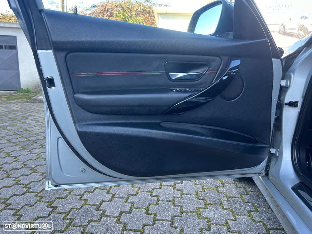 BMW 318 d Line Sport - 12
