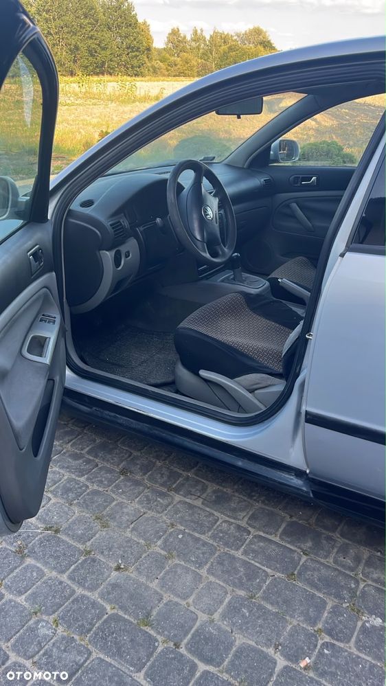 Volkswagen Passat - 5