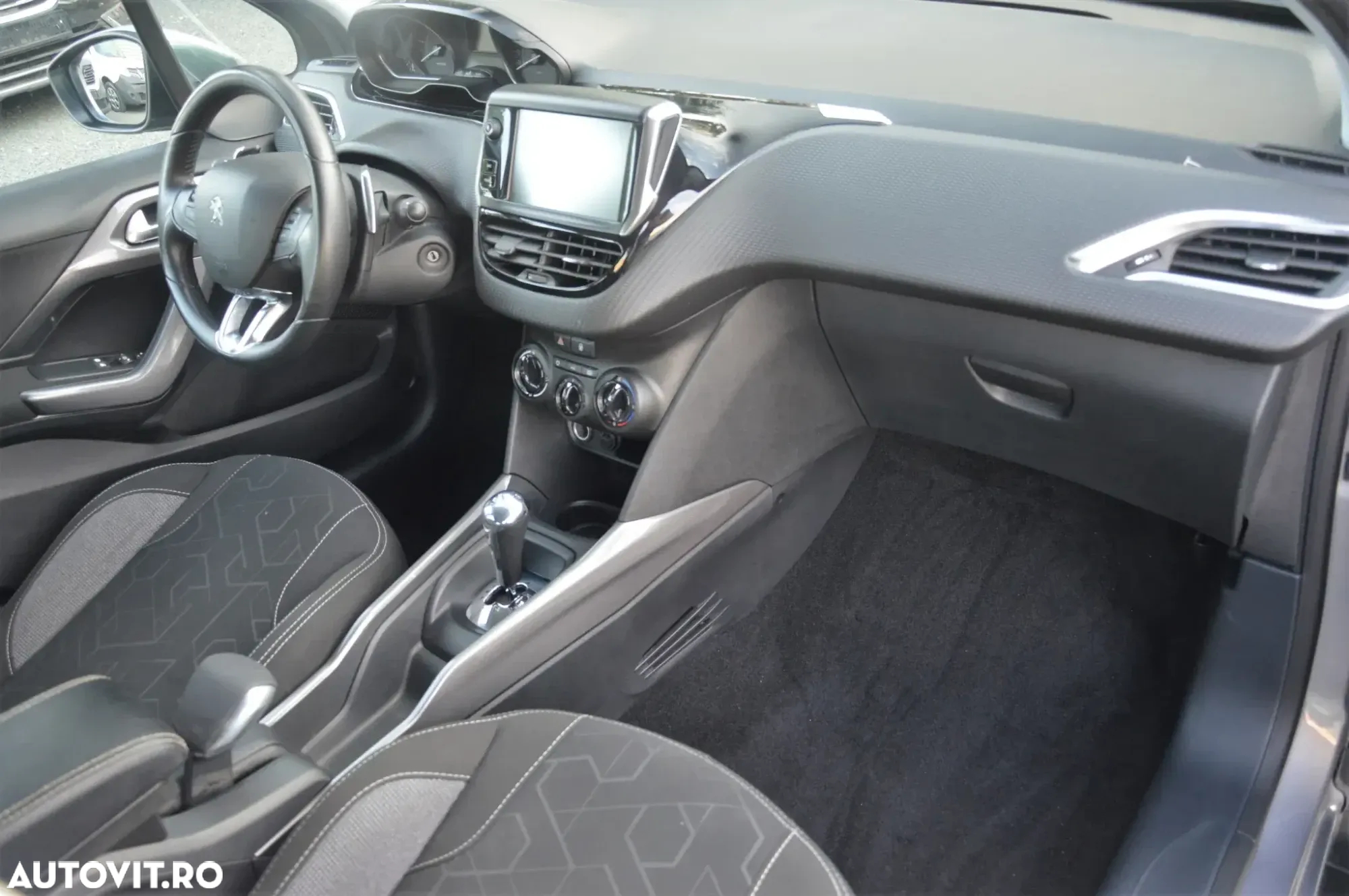 Peugeot 2008 - 28