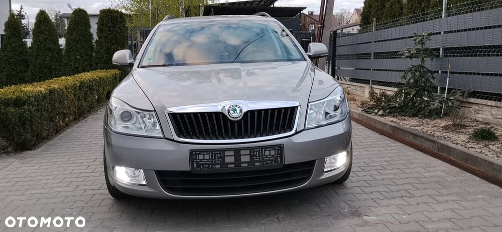 Skoda Octavia 1.6 TDI DPF Elegance - 2