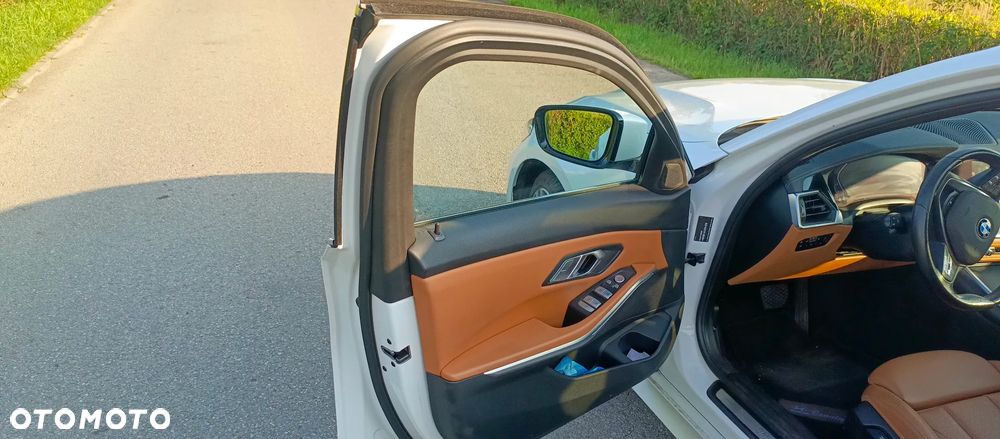 BMW Seria 3 320d Luxury Line sport - 18