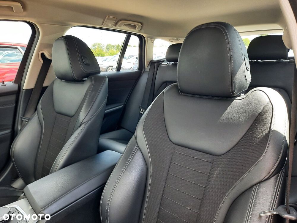 BMW Seria 3 318i Advantage - 18