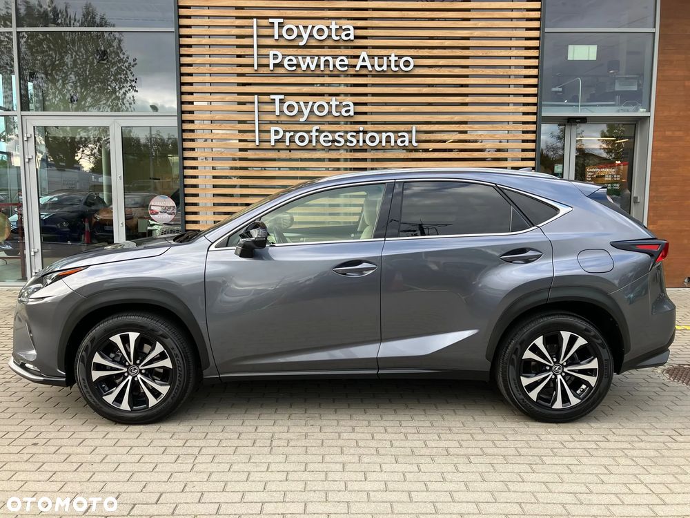 Lexus NX 300 F Impression AWD - 3