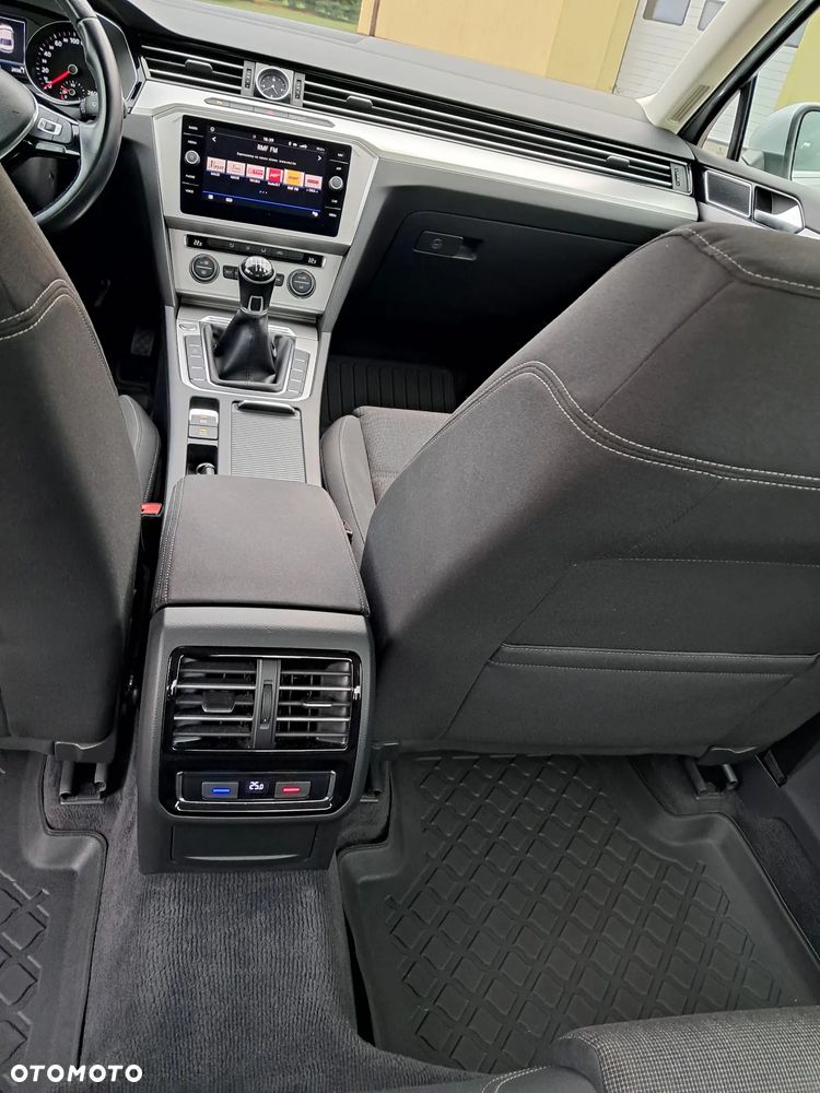 Volkswagen Passat 2.0 TDI BMT Comfortline - 14