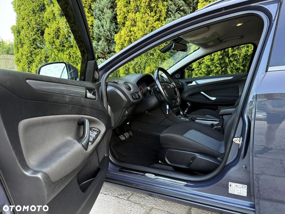Ford Mondeo - 21