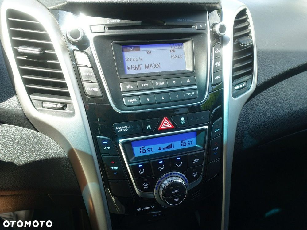 Hyundai i30 blue 1.6 CRDi Style - 18