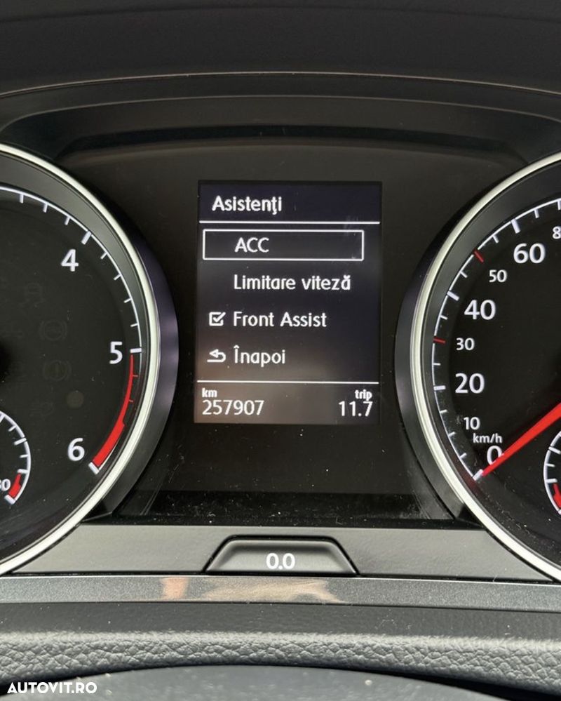 Volkswagen Golf - 31