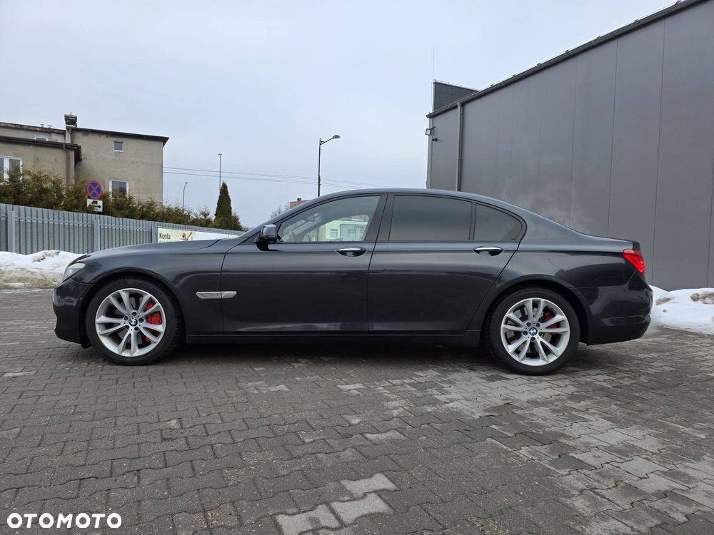 BMW Seria 7 750i xDrive - 3