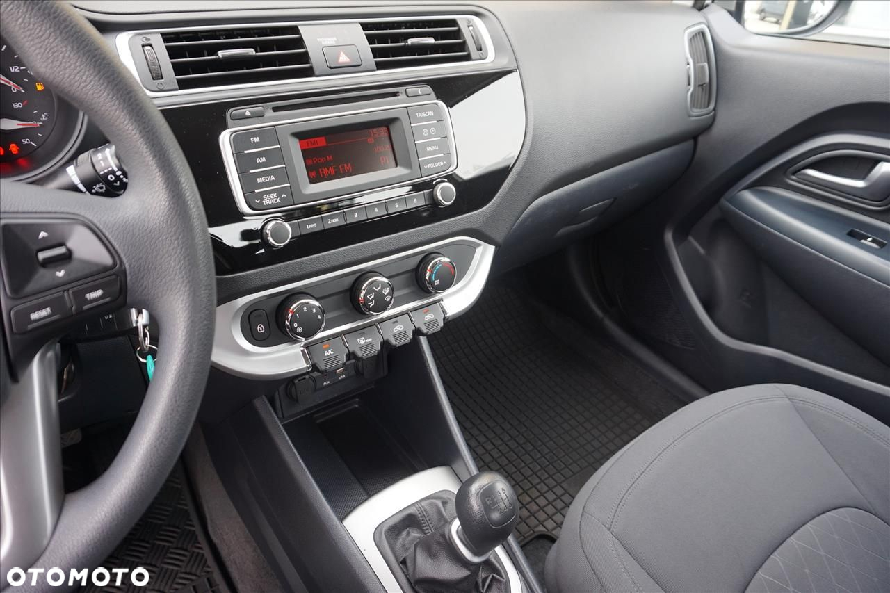 Kia Rio 1.4 L - 11