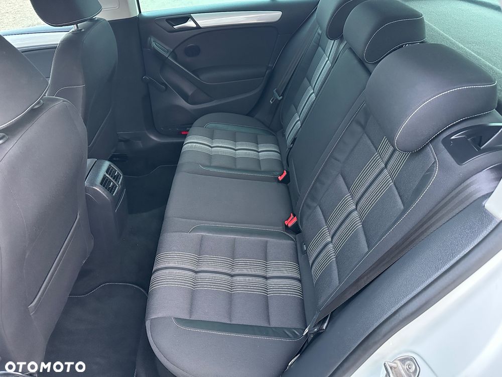 Volkswagen Golf 1.6 TDI DPF BlueMotion Technology MATCH - 24