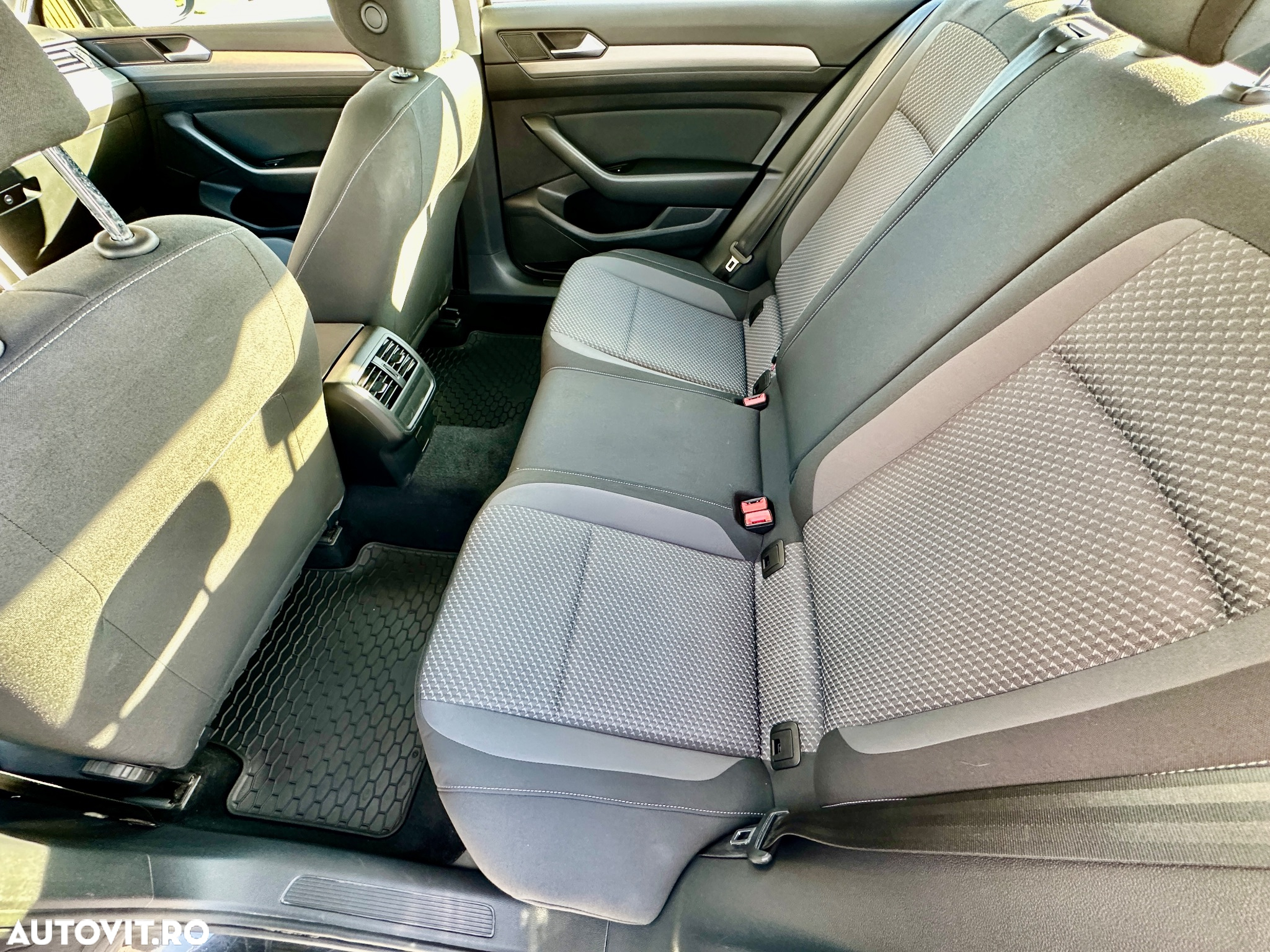 Volkswagen Passat 2.0 TDI Comfortline - 16