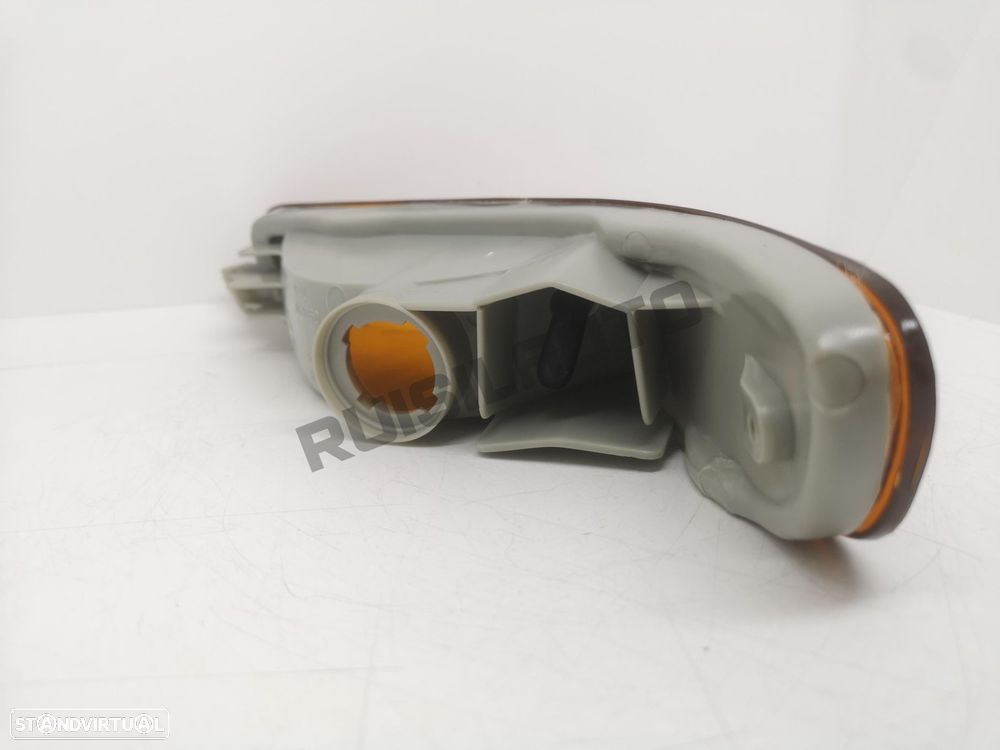 Farolim Pisca Frente Direito  Toyota Corolla Vii (e100) [1991_2 - 4