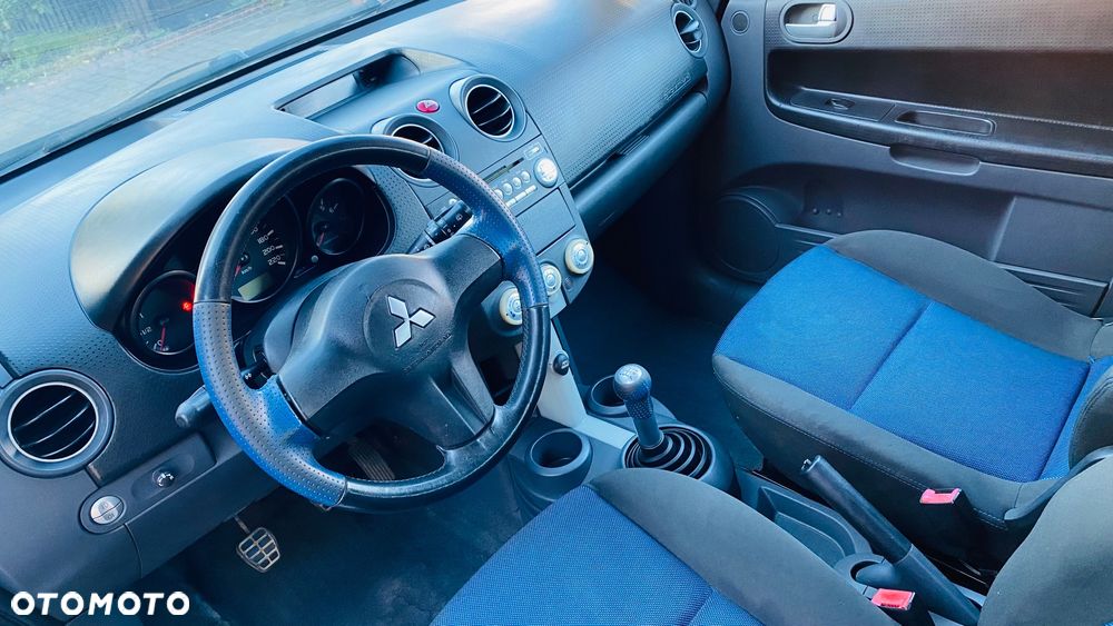 Mitsubishi Colt - 11