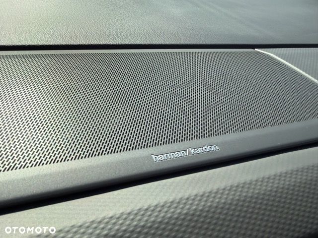 Volkswagen Multivan 2.0 TSI L2 Style DSG - 23