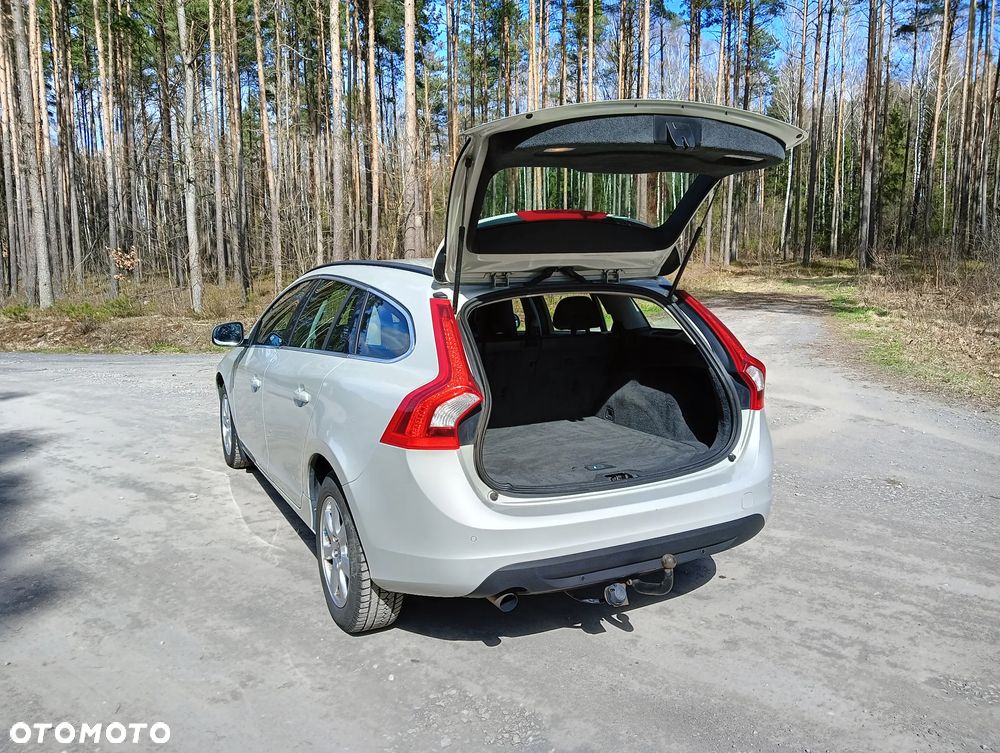 Volvo V60 D3 Summum - 24