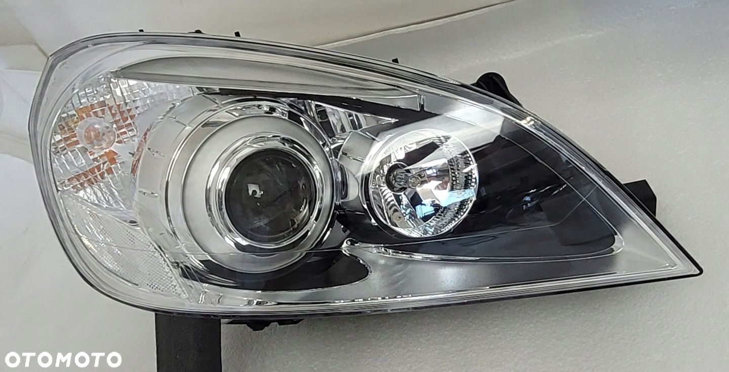 LAMPA PRAWA PRZÓD VOLVO V60 I S60 II 2010-2013 XENON 9 PIN 31420674 - 2