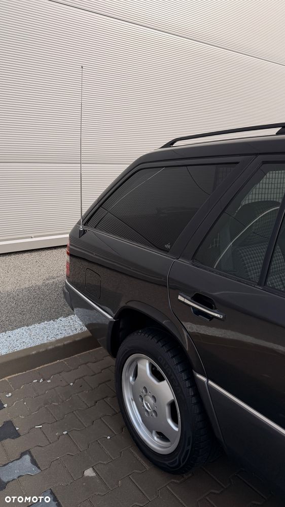 Mercedes-Benz W124 (1984-1993) - 13