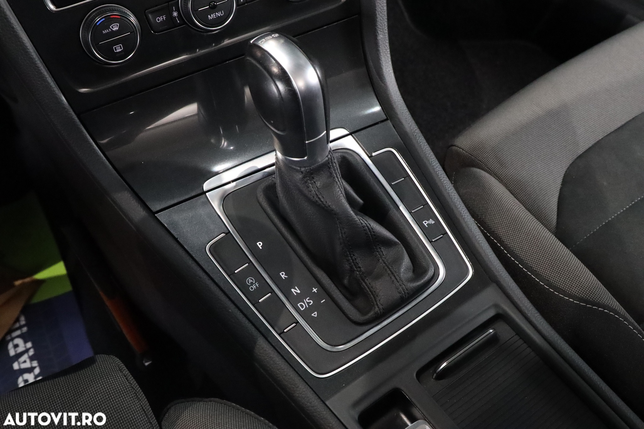 Volkswagen Golf 1.6 TDI DSG Comfortline - 21