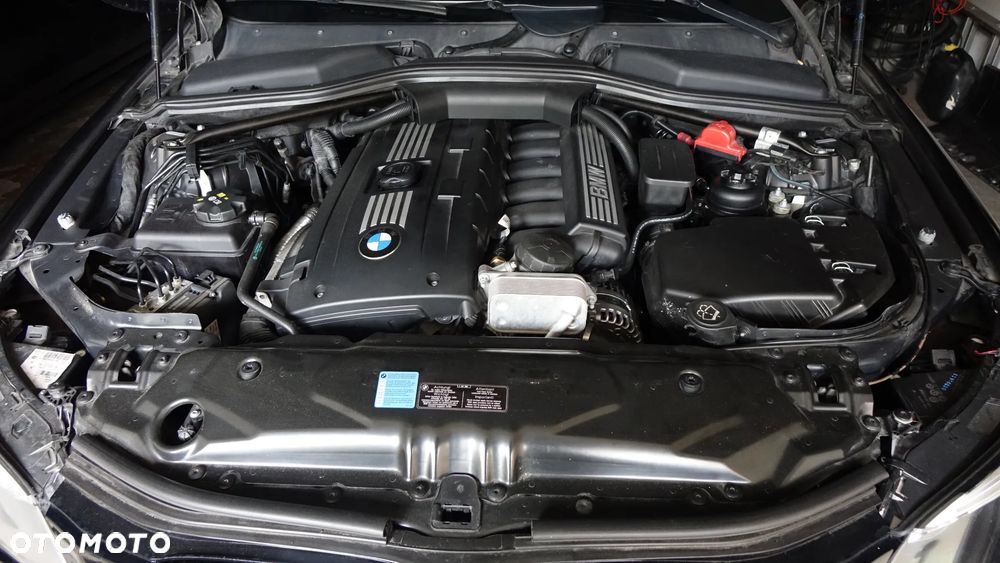 BMW Seria 5 525i - 26