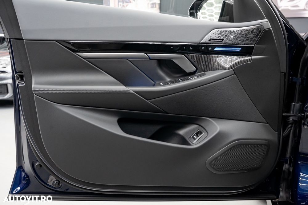 BMW Seria 5 530e xDrive AT PHEV - 38