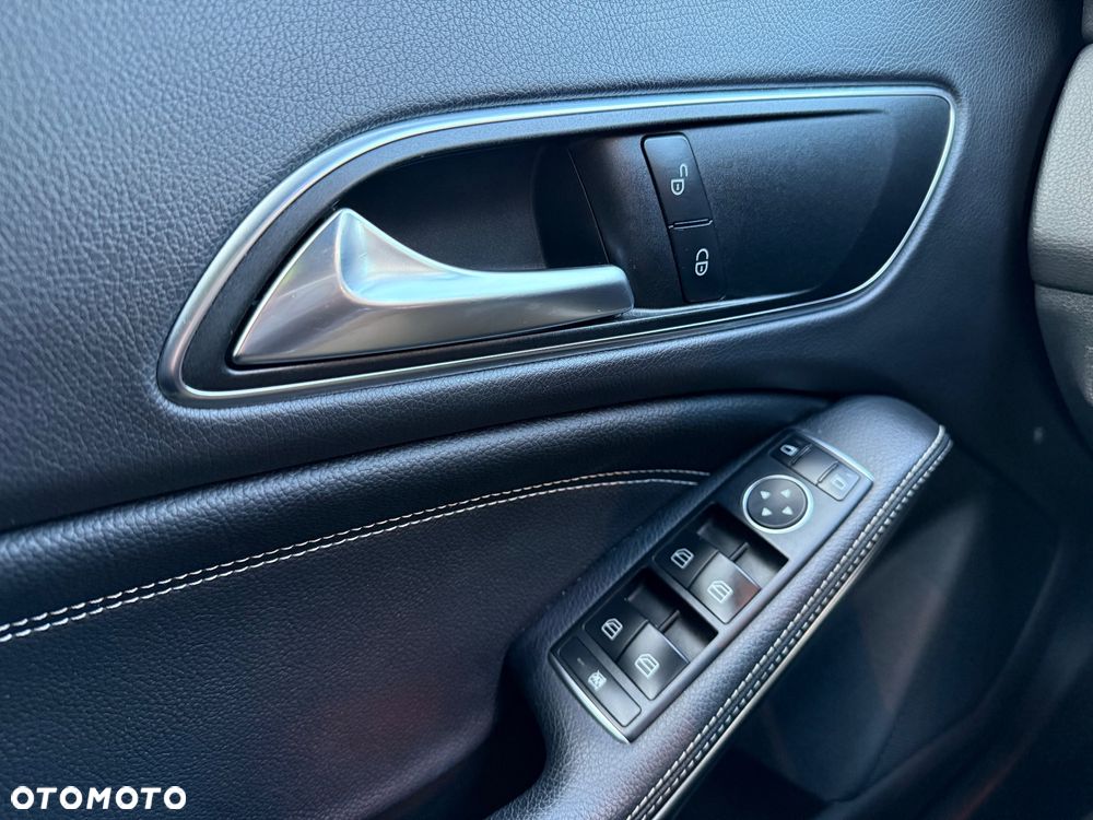 Mercedes-Benz CLA Shooting Brake 180 d BlueEFFICIENCY Edition - 33