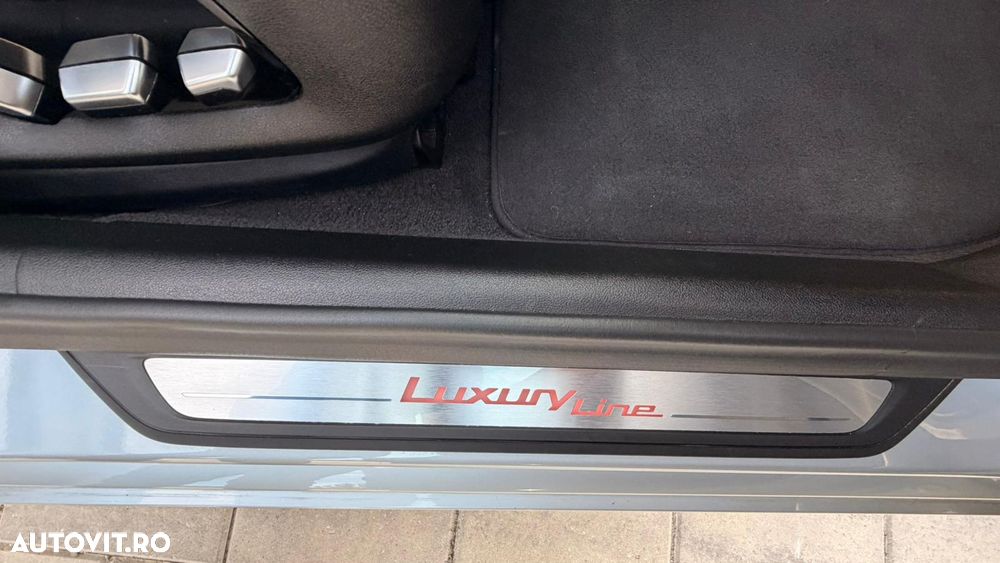 BMW Seria 5 520i Aut. Luxury Line - 17