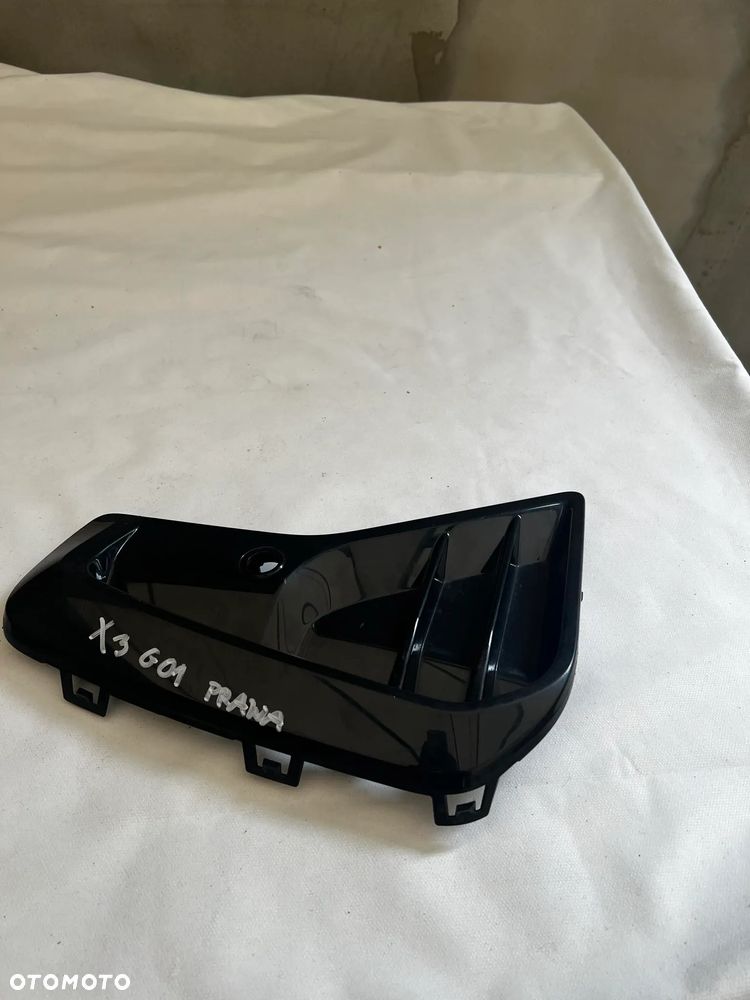 BMW G01 X3 - PRAWA KRATKA ZDERZAKA PRZEDNIEGO - 51118081202 773828-10 - 2