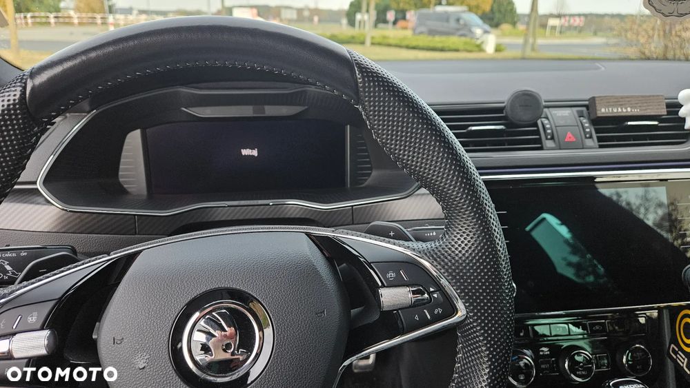 Skoda Superb 2.0 TDI SCR Sportline DSG - 9