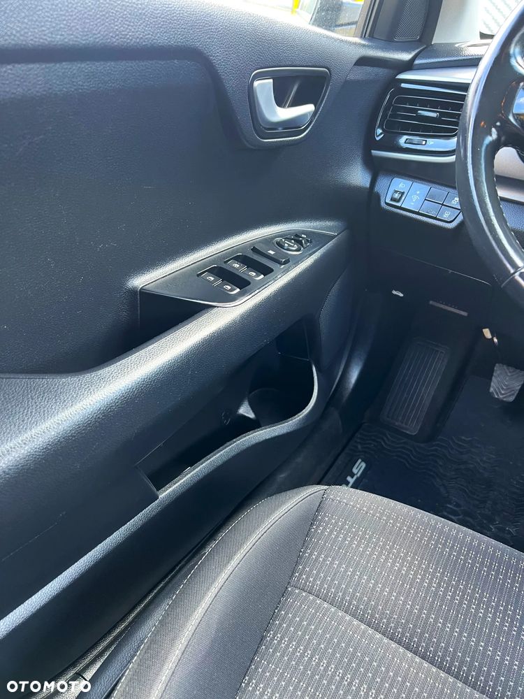 Kia Stonic 1.2 L - 5