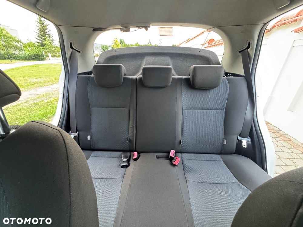 Toyota Yaris - 17