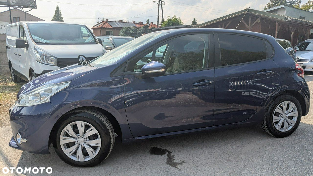 Peugeot 208 - 3