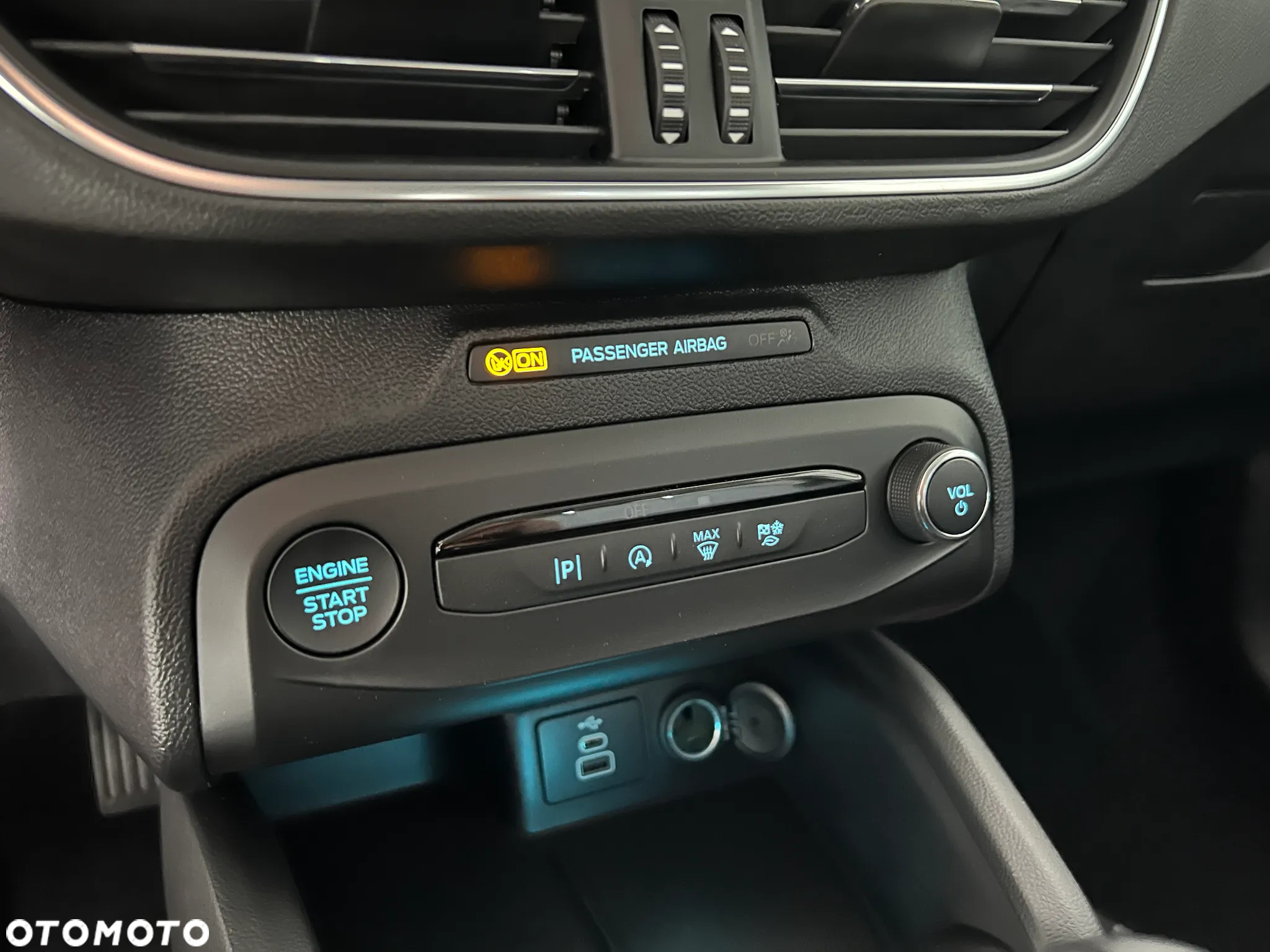 Ford Focus 1.0 EcoBoost Titanium Style - 30