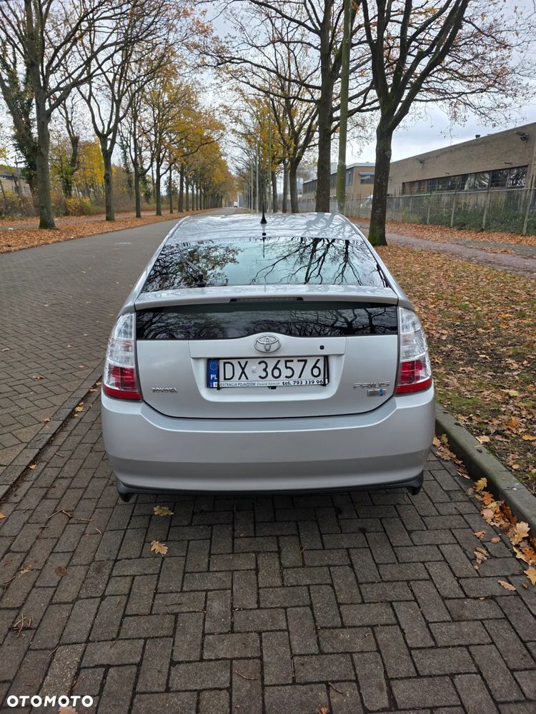 Toyota Prius 1.5 VVT-i Sol - 7