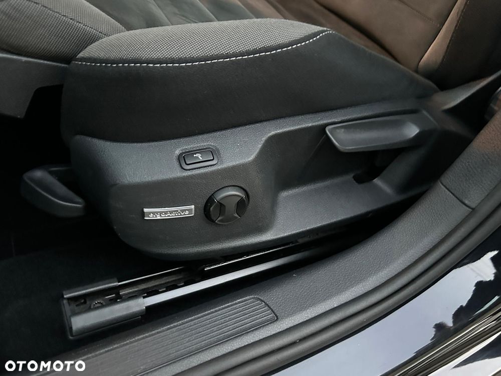 Volkswagen Golf 1.6 TDI BlueMotion Trendline - 16