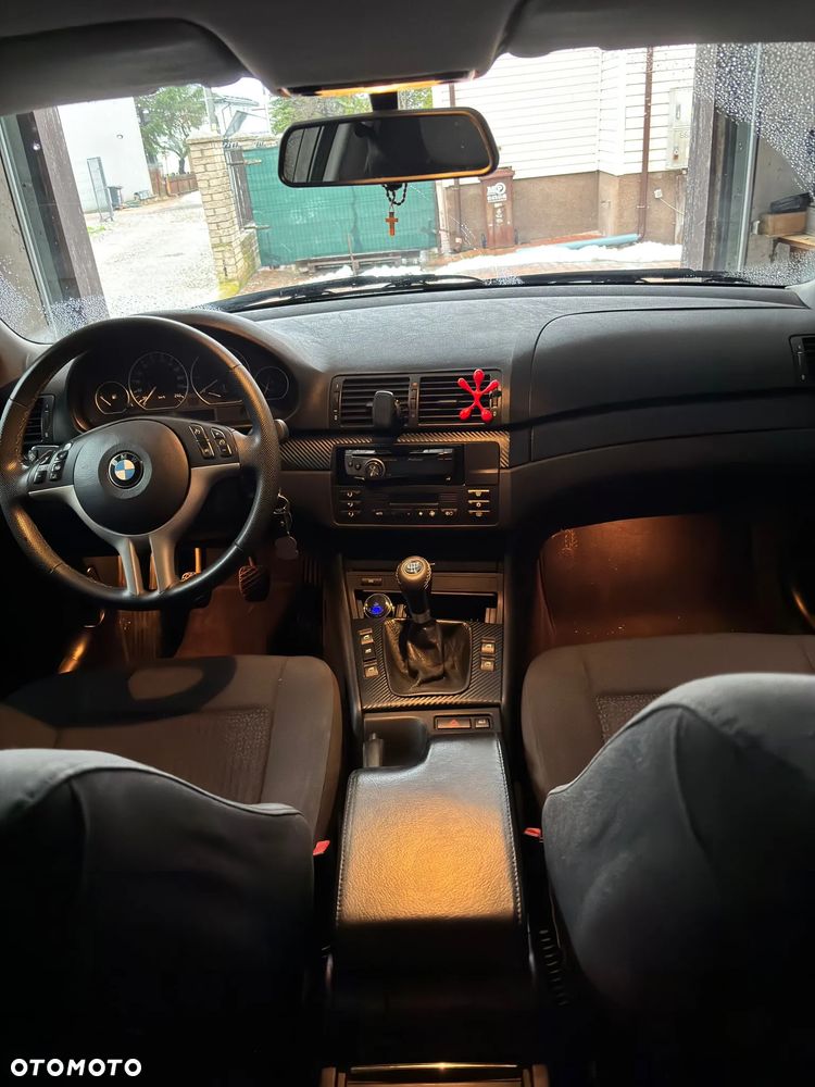 BMW Seria 3 330i - 11