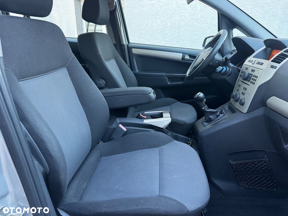 Opel Zafira - 8