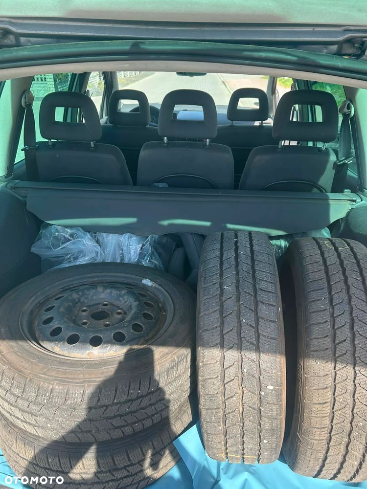 Volkswagen Sharan 1.9 TDI Comfortline - 17