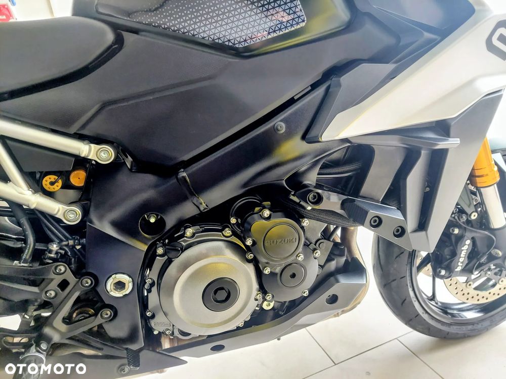 Suzuki GSX 1000 - 5