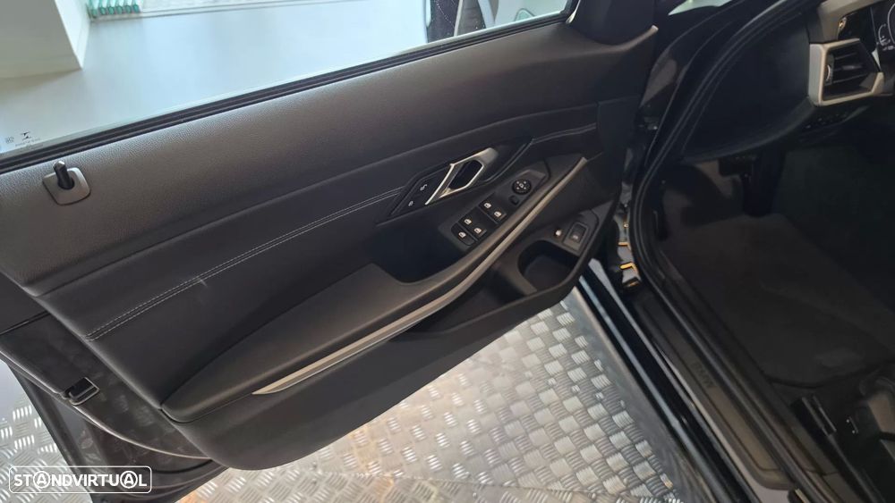 BMW 320 e Line Sport Auto - 36