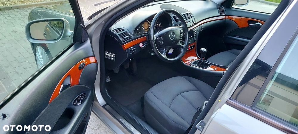 Mercedes-Benz Klasa E 200 Kompressor Avantgarde - 28