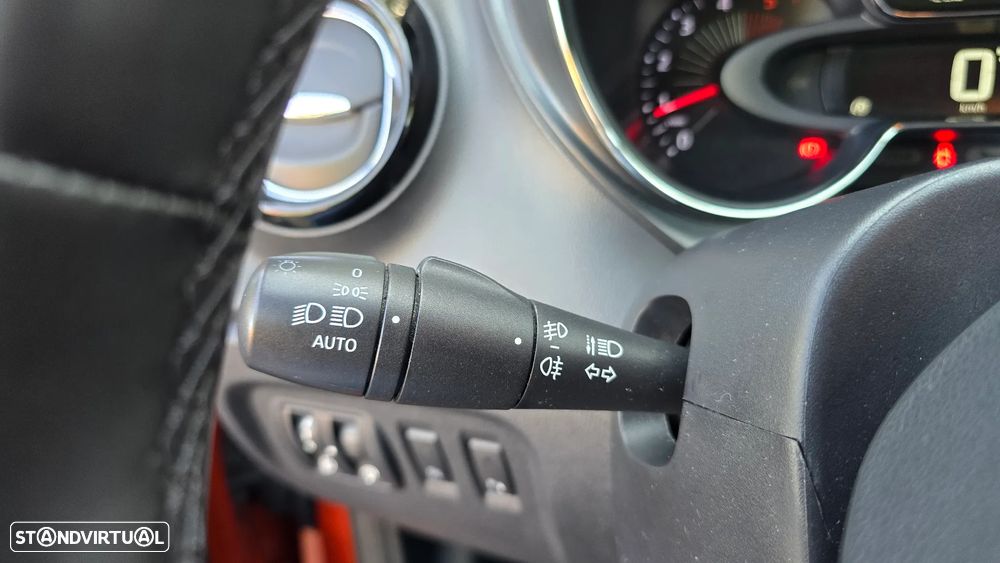 Renault Captur 1.5 dCi Initiale Paris EDC - 41